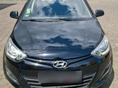 Gebraucht Hyundai i20 86 PS (63 kW) 2014 Schwarz Kleinwagen