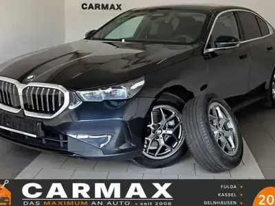 Gebraucht BMW 520 Sport Line 197 PS (144 kW) 2023 Schwarz Limousine