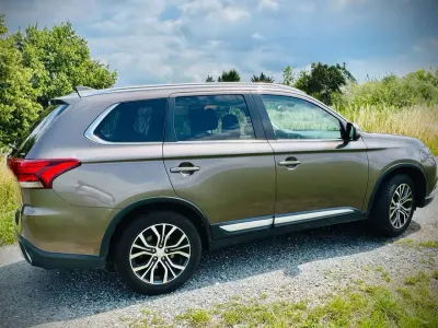 Gebraucht Mitsubishi Outlander Edition 150 PS (110 kW) 2018 Grau SUV