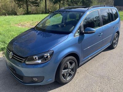 Gebraucht VW Touran Comfortline 105 PS (77 kW) 2014 Blau Van / Kleinbus