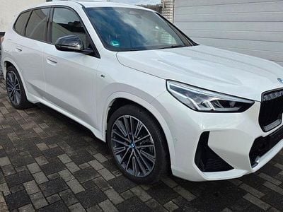 Gebraucht BMW iX1 M Sport 230 kW (313 PS) 2022 Weiß SUV