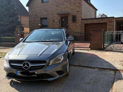Gebraucht Mercedes CLA220 170 PS (125 kW) 2015 Silber Limousine