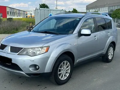 Begagnad Mitsubishi Outlander 170 HK (125 kW) 2008 Silver SUV