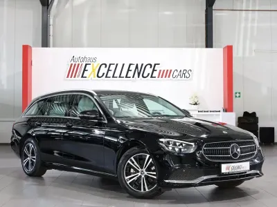 Gebraucht Mercedes E220 Avantgarde 194 PS (142 kW) 2022 Schwarz Limousine