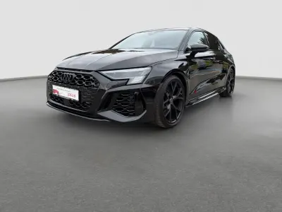 Gebraucht Audi RS3 Sportback Ambiente 400 PS (294 kW) 2024 Mythosschwarz metallic Kleinwagen