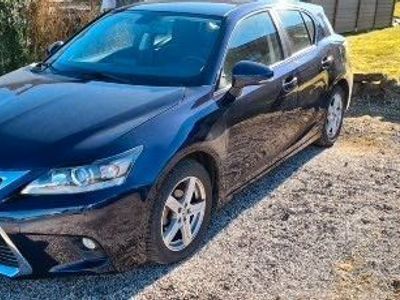 Lexus CT200h