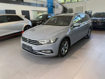 Gebraucht VW Passat Business 150 PS (110 kW) 2023 Grau Kombi
