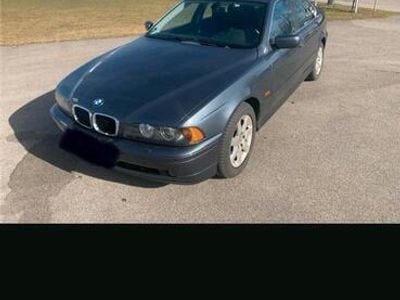 BMW 525