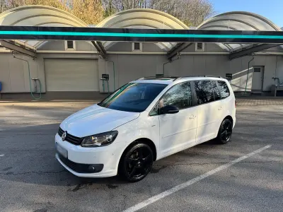 Gebraucht VW Touran Life 105 PS (77 kW) 2013 Weiß Van / Kleinbus