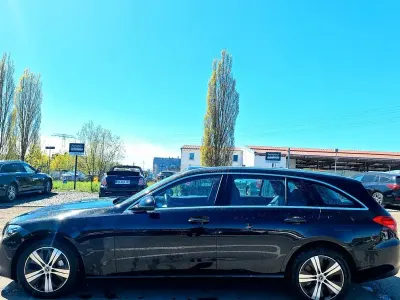 Używany Mercedes C300e 313 KM (230 kW) 2022 Czarny Sedan/Limuzyna