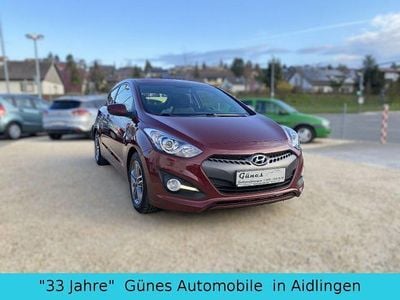 Gebraucht Hyundai Coupé Trend 110 PS (80 kW) 2016 Rot Coupé