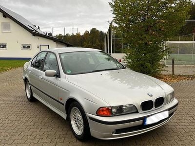 BMW 523