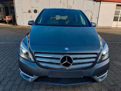 Gebraucht Mercedes B250 210 PS (154 kW) 2014 Grau Van / Kleinbus