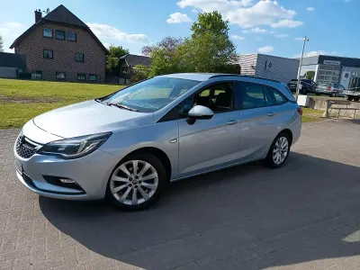 Gebraucht Opel Astra Edition 136 PS (100 kW) 2017 Silber Kombi