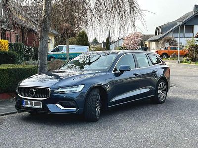 Usata Volvo V60 Ultimate 455 CV (334 kW) 2023 Blu Station wagon