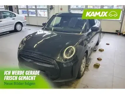 Occasion Mini Cooper Essential 136 PK (100 kW) 2023 Zwart Hatchback