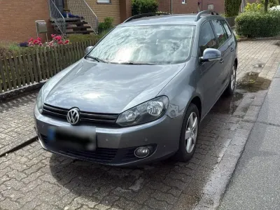 Gebraucht VW Golf VI 105 PS (77 kW) 2011 Grau Kleinwagen