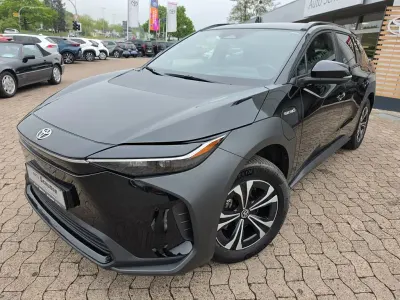 Gebraucht Toyota bZ4X Basis 150 kW (204 PS) 2022 Onyxschwarz SUV