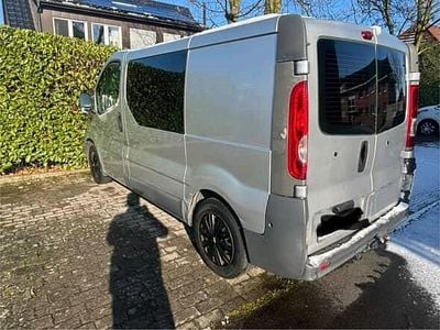 Silber Gebraucht 2006 Opel Vivaro Van / Kleinbus | 1.700 €