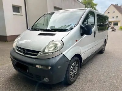 Gebraucht Opel Vivaro 100 PS (73 kW) 2006 Silber Van / Kleinbus