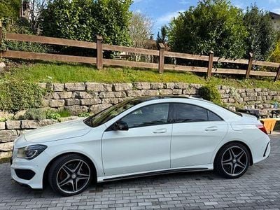 Gebraucht Mercedes CLA220 AMG line 177 PS (130 kW) 2015 Weiß Limousine