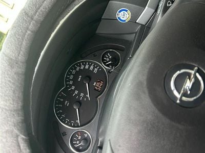 Usata Opel Meriva 101 CV (74 kW) 2005 Viola Monovolume