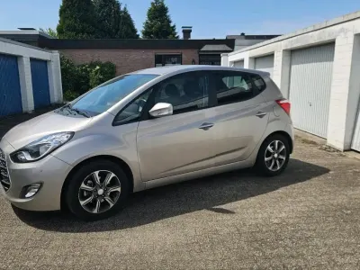 Gebraucht Hyundai i20 125 PS (91 kW) 2019 Silber Kleinwagen