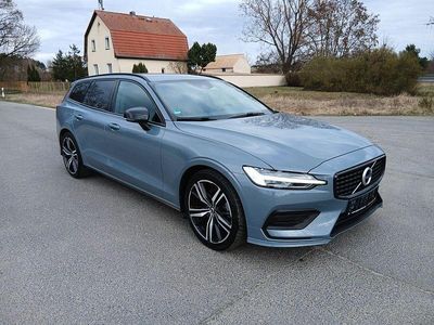 Gebraucht Volvo V60 163 PS (119 kW) 2022 Grau Kombi