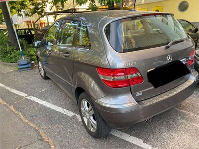 Mercedes B180
