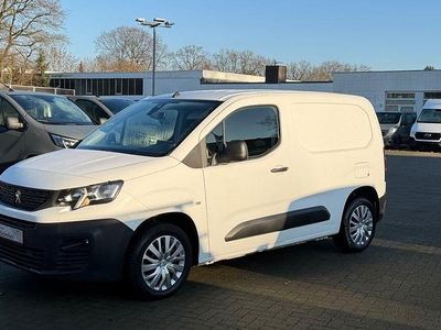Gebraucht Peugeot Partner Premium 102 PS (75 kW) 2020 Weiß Van / Kleinbus