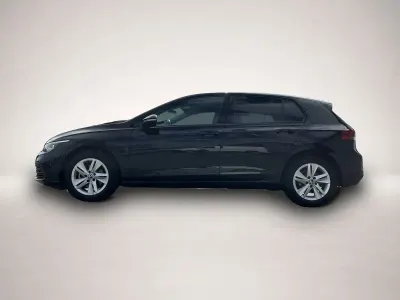 Gebraucht VW Golf VIII Life 131 PS (96 kW) 2023 Schwarz Limousine