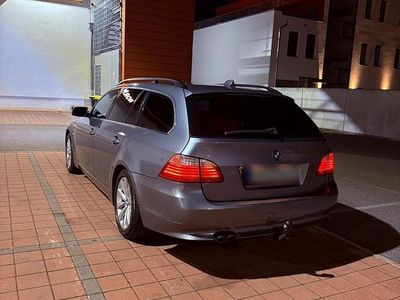 Gebraucht BMW 525 197 PS (144 kW) 2009 Grau Kombi