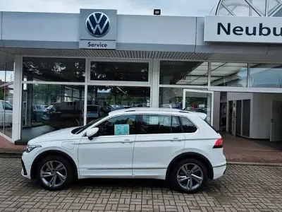 Gebraucht VW Tiguan R-line 150 PS (110 kW) 2022 Weiß SUV