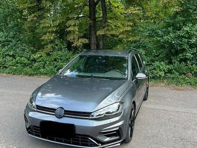 Grau Gebraucht 2019 VW Golf VII R Kombi | 25.890 €
