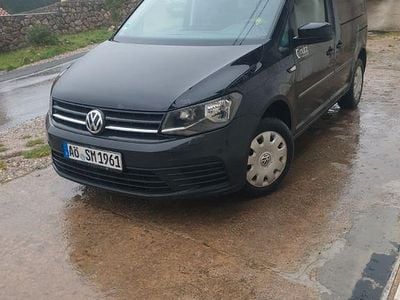 Schwarz Gebraucht 2016 VW Caddy Van / Kleinbus | 11.400 € (Fairer Preis)