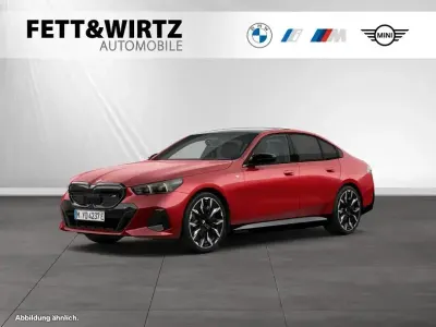Gebraucht BMW i5 M Sport 442 kW (601 PS) 2025 Fire red metallic Limousine