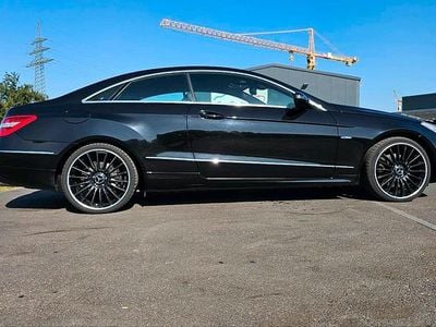 Gebraucht Mercedes E350 231 PS (169 kW) 2009 Schwarz Coupé