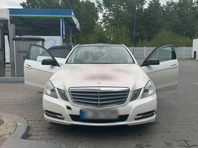 Mercedes E200