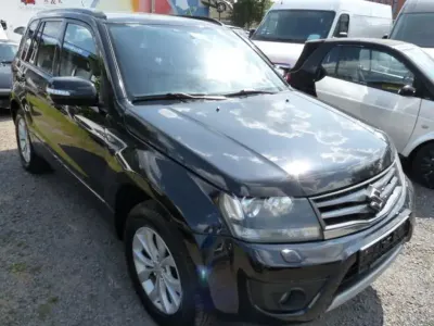 Gebraucht Suzuki Grand Vitara 129 PS (94 kW) 2013 Schwarz (metallic) SUV