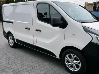 Second-hand Renault Trafic 95 CP (69 kW) 2019 Alb Monovolum