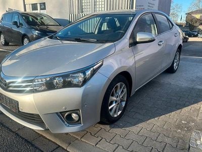 Gebraucht Toyota Corolla Life+ 132 PS (97 kW) 2014 Silber Limousine