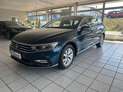 Gebraucht VW Passat 150 PS (110 kW) 2021 Blau Limousine