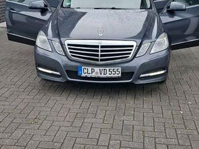 Grau Gebraucht 2011 Mercedes E220 Avantgarde Kombi | 6.300 € (Guter Preis)
