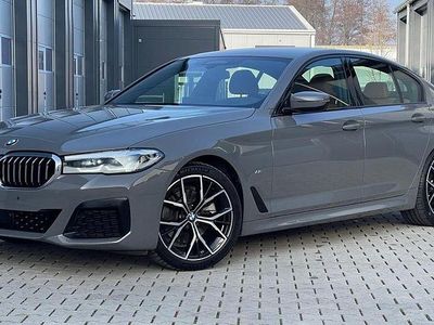 Grau Gebraucht 2021 BMW 520 M Sport Limousine | 28.450 €