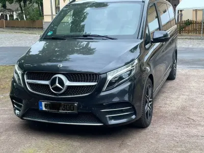 Gebraucht Mercedes V300 Avantgarde 239 PS (175 kW) 2020 Grau Van / Kleinbus