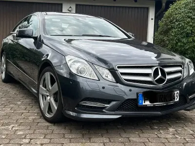 Gebraucht Mercedes E200 AMG 184 PS (135 kW) 2012 Grau Coupé
