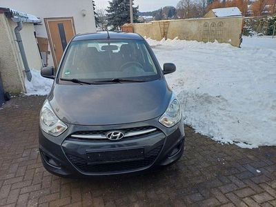 Grau Gebraucht 2013 Hyundai i10 Style Kleinwagen | 3.700 € (Fairer Preis)