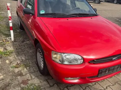 Gebraucht Ford Escort 116 PS (85 kW) 1996 Rot Limousine