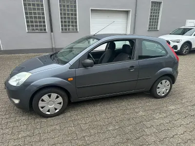 Gebraucht Ford Fiesta 69 PS (50 kW) 2003 Grau Kleinwagen