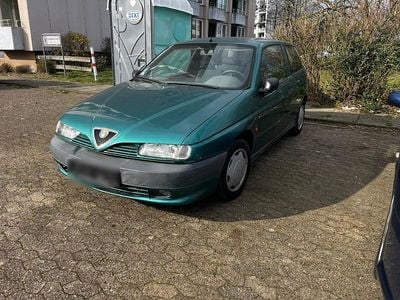 Gebraucht Alfa Romeo 145 103 PS (75 kW) 1995 Grün Kleinwagen